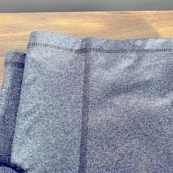 Set of 3 tanks tops and grey leggings Old Navy workout bundle! - Picture 8 of 8